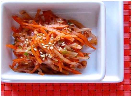 Cách làm kim chi cà rốt với củ cải Hàn Quốc ngay tại nhà hình 4
